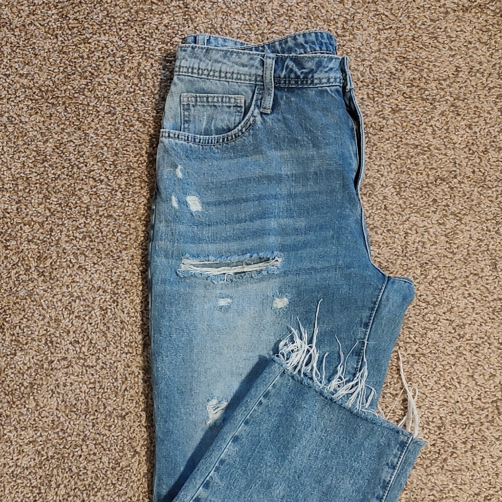 Women's Distressed Blue Jeans Cropped